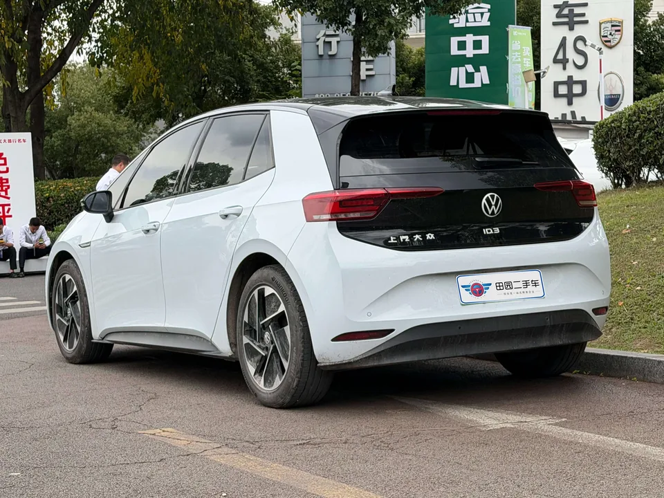 Volkswagen ID.3 Outstanding Edition 2024 — миниатюра 4