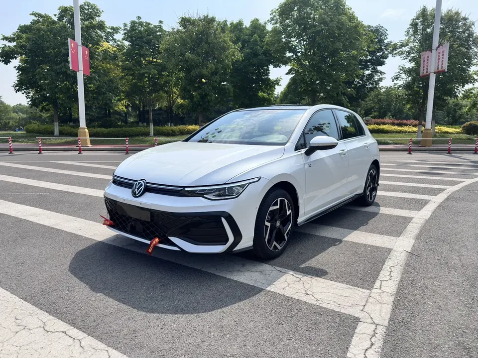 Volkswagen Golf 2025