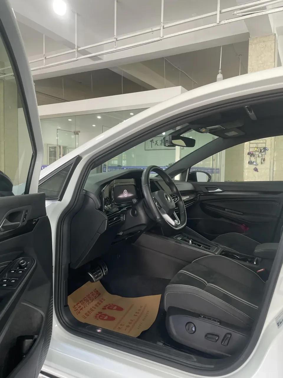 Volkswagen Golf facelift 280TSI DSG R-Line Lite 2023 — миниатюра 3