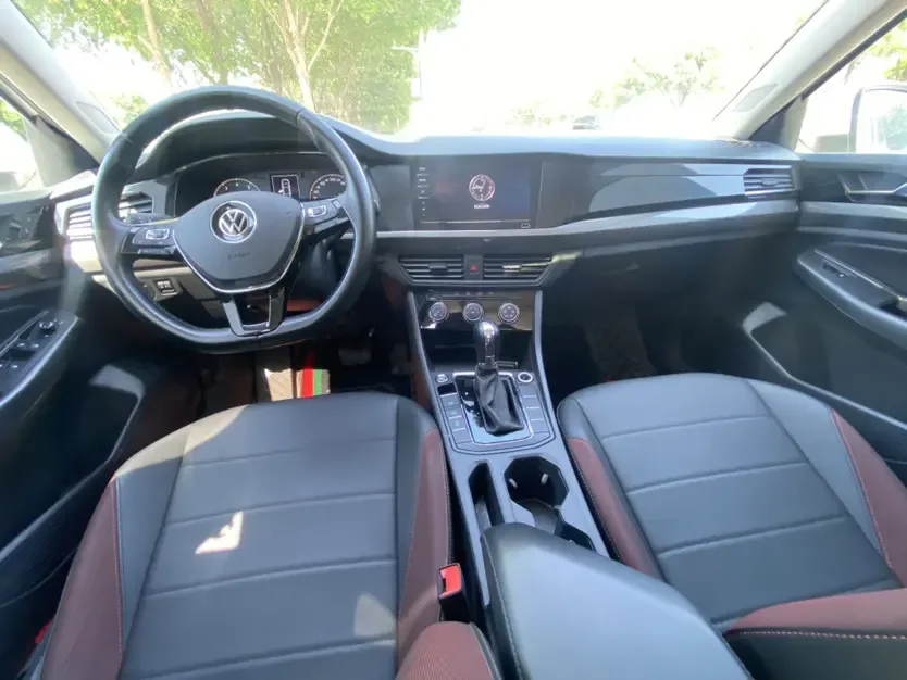 Volkswagen Bora Bora 2021 1.5L automatic fashion smart connected version 2022 — миниатюра 3
