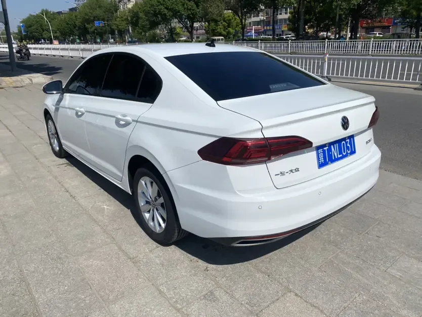 Volkswagen Bora Bora 2021 1.5L automatic fashion smart connected version 2022 — миниатюра 4