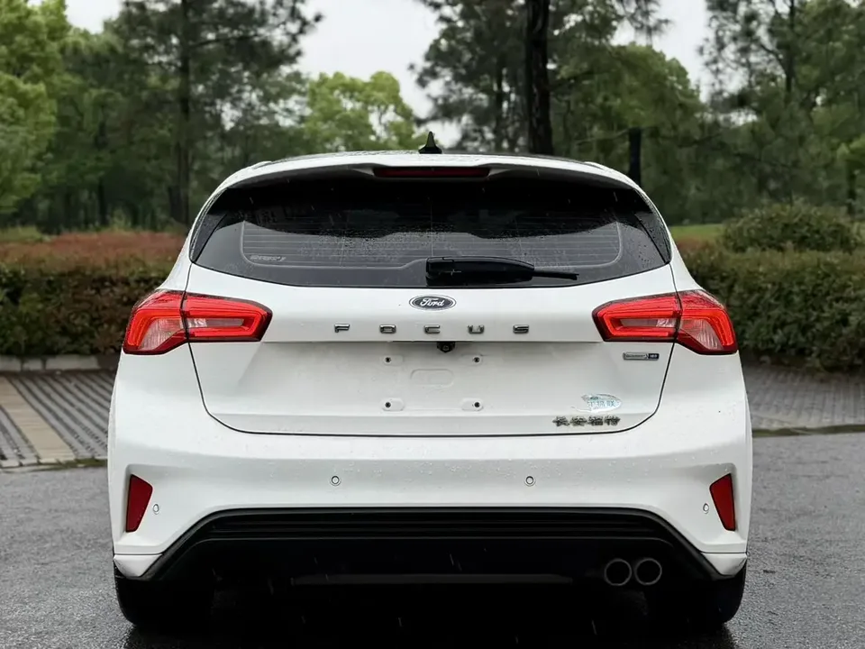 Ford Focus Focus 2021 Focus 2021 hatchback EcoBoost 180 automatic ST Line 2022 — миниатюра 2