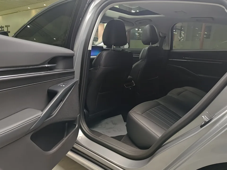 Ford Mondeo Mondeo 2025 EcoBoost 245 Luxury 2025 — миниатюра 3
