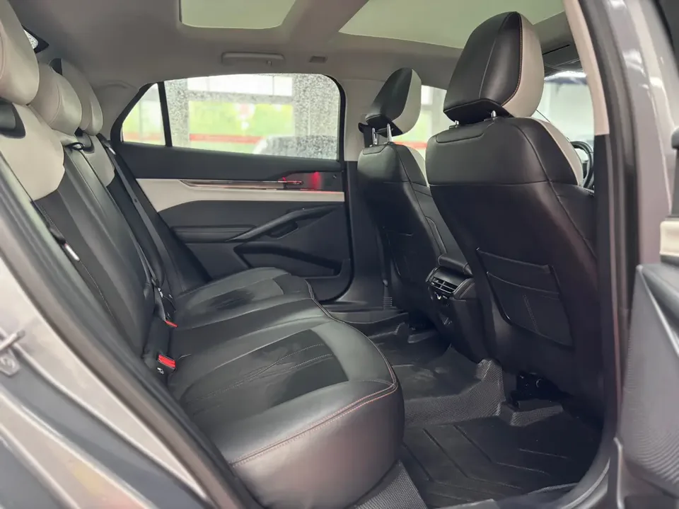Ford Mondeo Mondeo EcoBoost 245 Extreme Edition 2022 — миниатюра 4