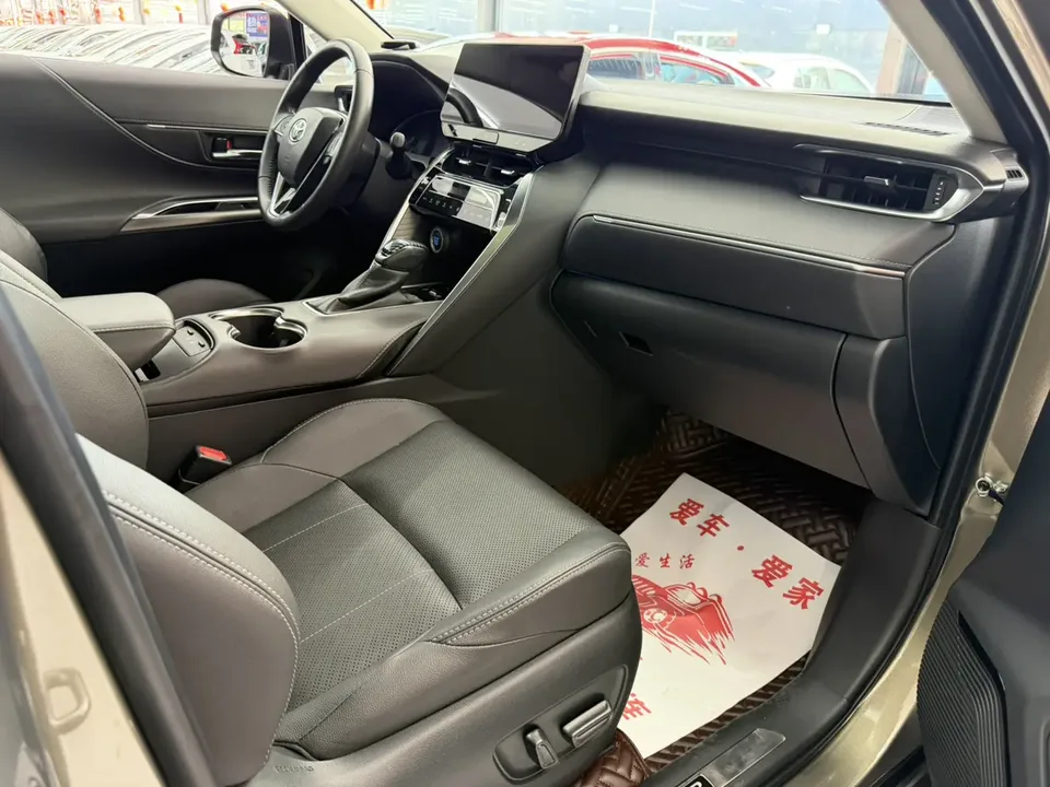 Toyota HARRIER Lingfang Harrier 2022 2.0L CVT 2WD Premium Edition 2022 — миниатюра 3