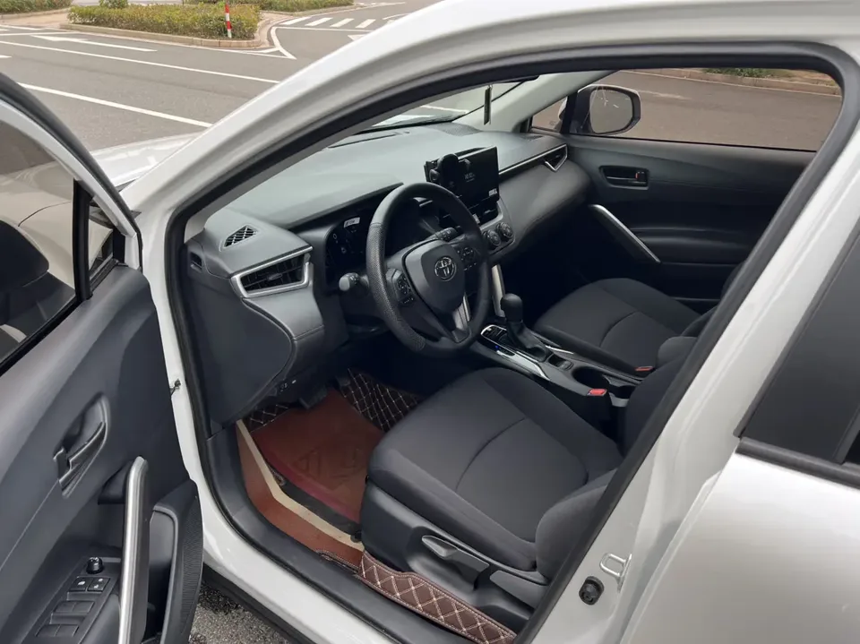 Toyota CorollaCross 2.0L CVT Pioneer Edition 2025 — миниатюра 5