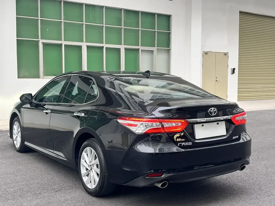 Toyota Camry 2.0G Deluxe Edition 2023 — миниатюра 4