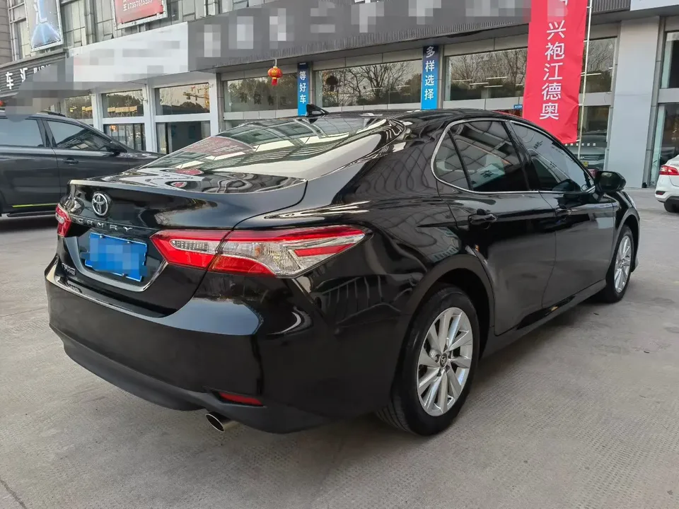 Toyota Camry 2.0GVP Leading Edition 2024 — миниатюра 2