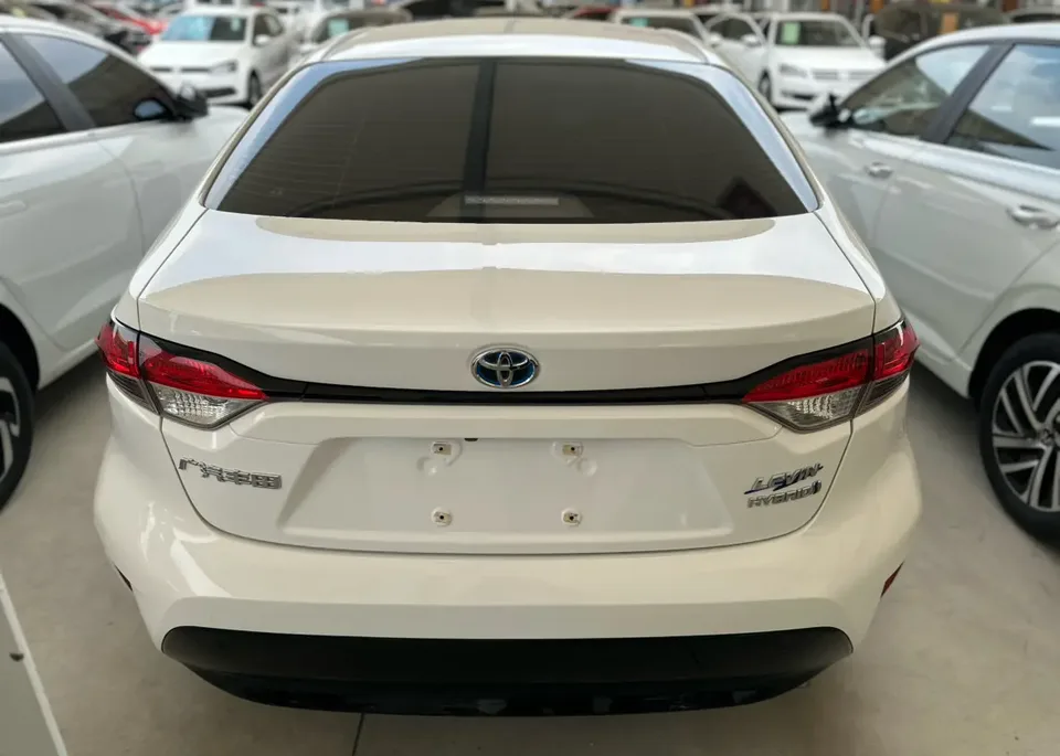 Toyota Levin Levin Hybrid 1.8L Luxury Edition 2024 — миниатюра 2