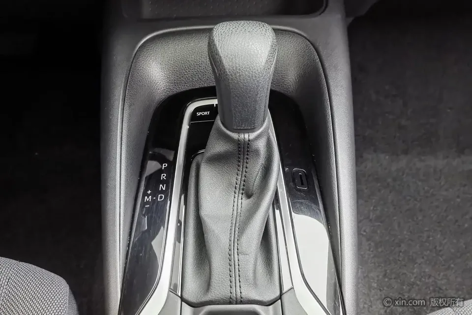 Toyota Corolla 1.5L CVT Elite Edition 2023 — миниатюра 3
