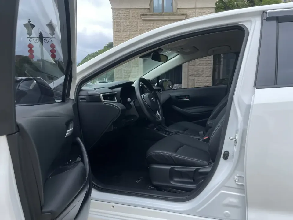 Toyota Corolla 1.5L CVT Pioneer Edition 2022 — миниатюра 5