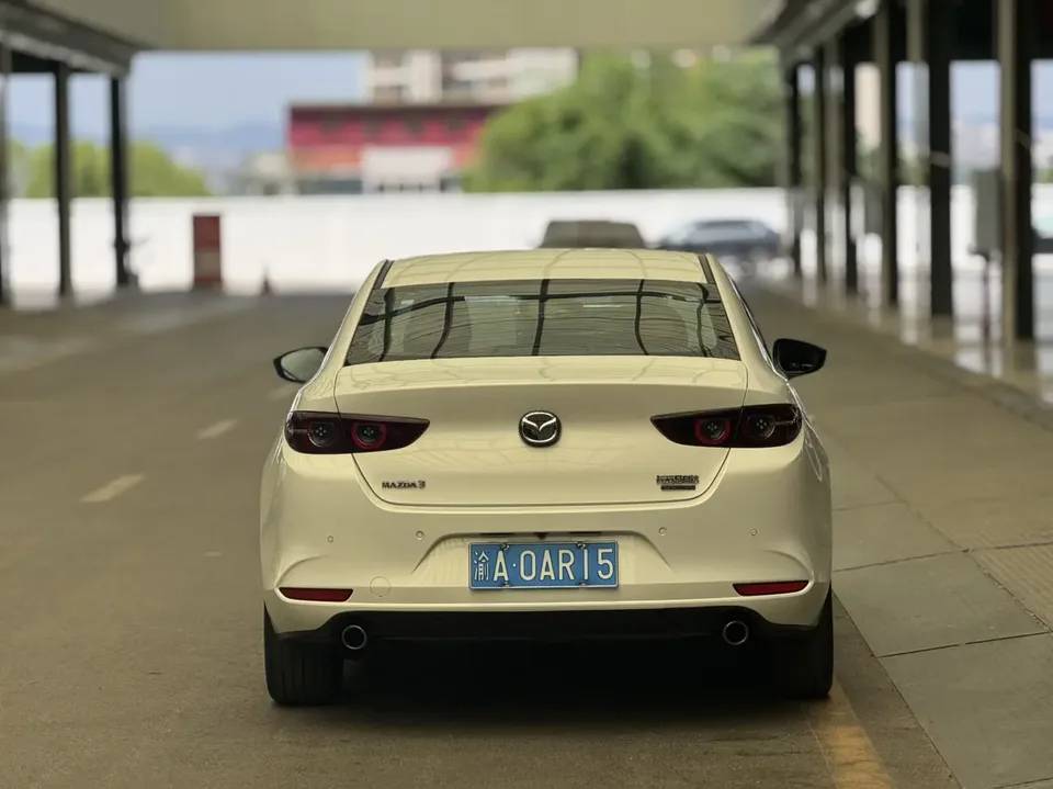 Mazda Axela Mazda3 2023 2.0L Automatic Quality Edition 2024 — thumbnail 2