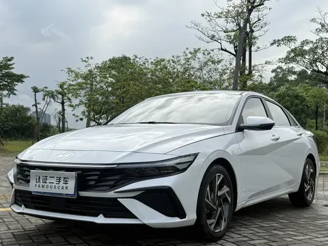 Hyundai Elantra 2025 купить в Москве