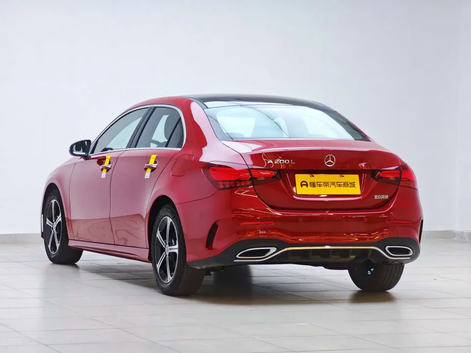 Mercedes-Benz Mercedes Benz A Class Mercedes-Benz A-Class 2024 A 200 L Fashion Edition 2023 — миниатюра 2