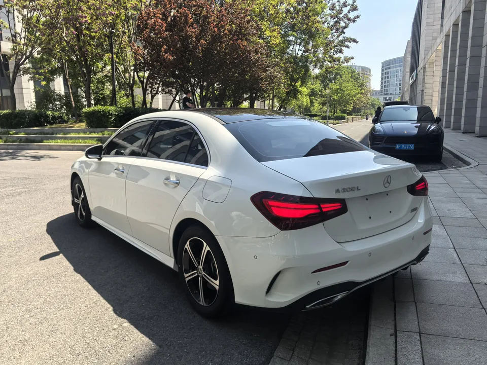 Mercedes-Benz Mercedes Benz A Class Mercedes-Benz A-Class 2024 A 200 L Dynamic Edition 2024 — миниатюра 2