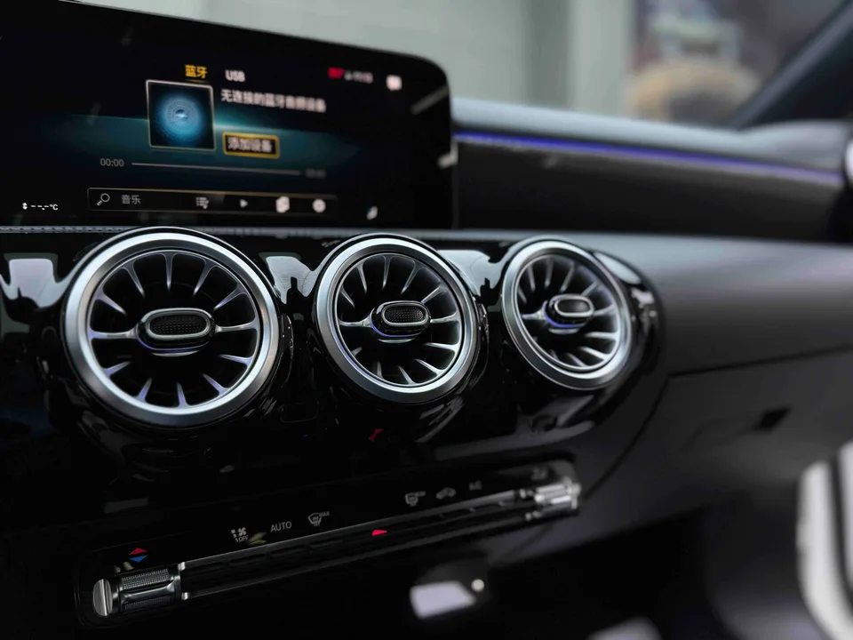 Mercedes-Benz Mercedes Benz A Class Mercedes-Benz A-Class 2022 A 200 L Sports Sedan Fashion Edition 2023 — миниатюра 4
