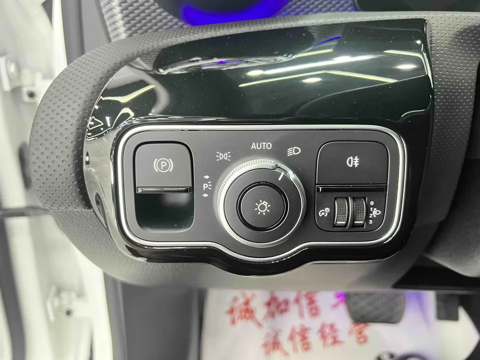 Mercedes-Benz Mercedes Benz A Class A 180 L Sports Sedan 2022 — миниатюра 3