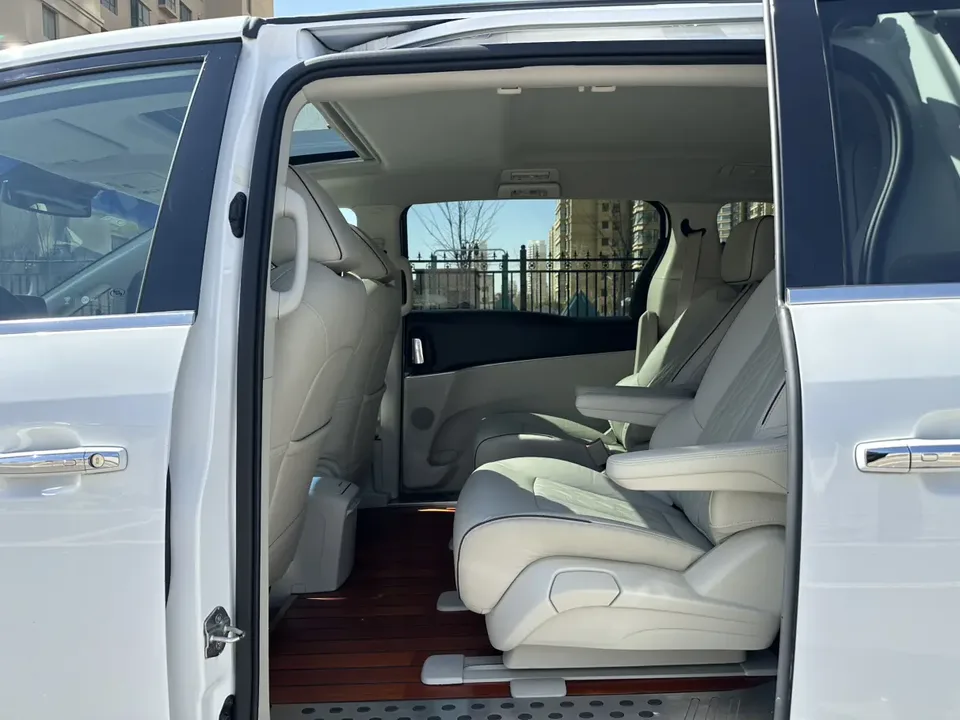 Buick GL8 Buick GL8 2022 Land Business Class 652T Luxury Edition 2022 — миниатюра 4