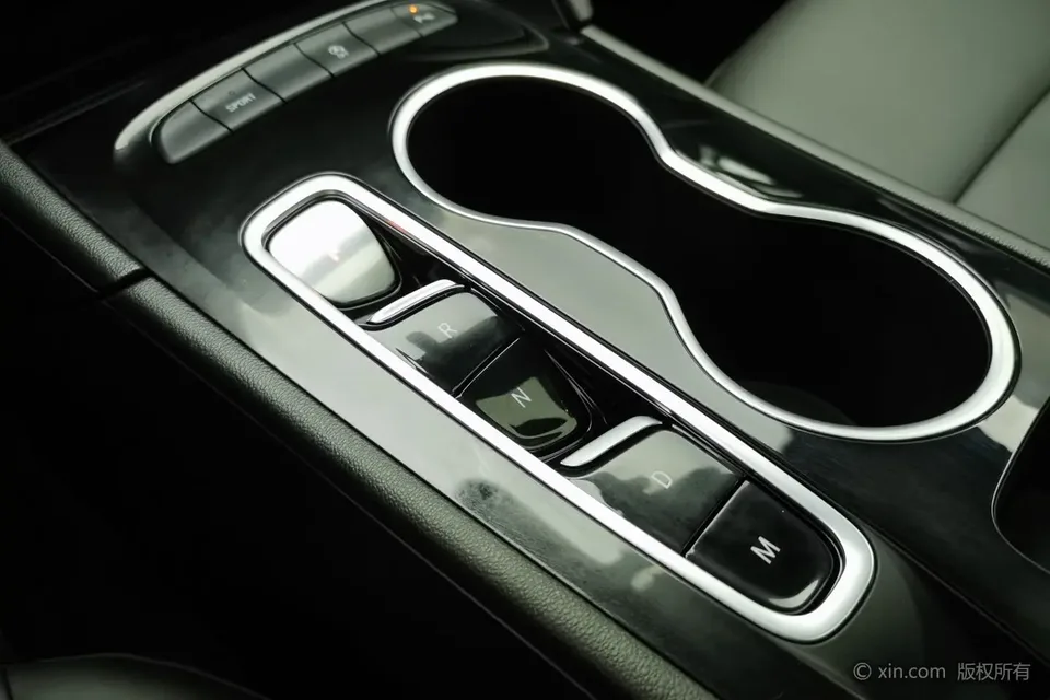 Buick Majesty Regal 2024 facelift 25T Super Edition 2025 — миниатюра 2
