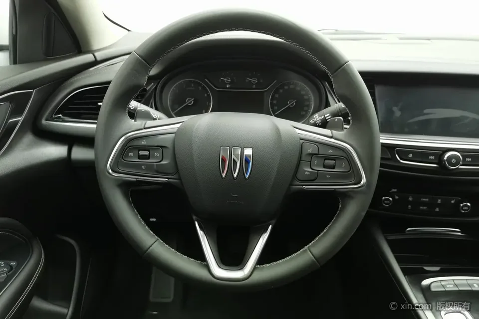 Buick Majesty Regal 2024 facelift 25T Super Edition 2025 — миниатюра 4