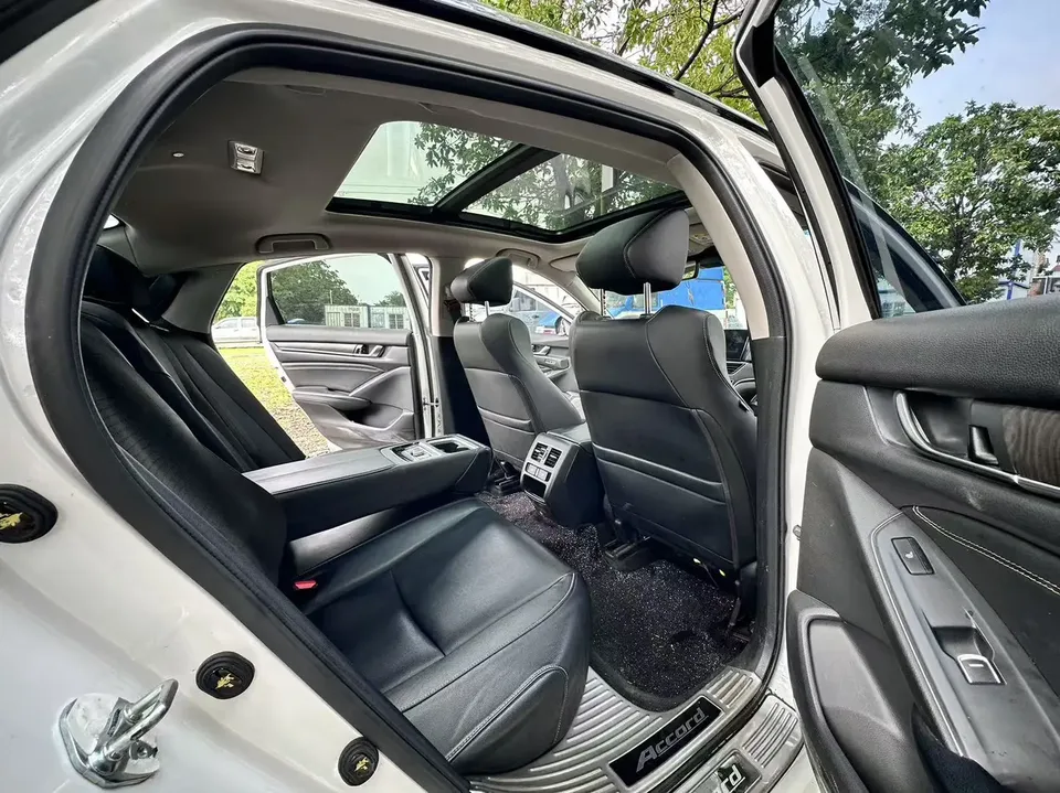Honda Accord 2022 Accord Hybrid 2.0L Phantom Night Smart Edition 2023 — миниатюра 3