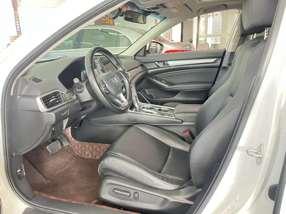 Honda Accord Accord 2022 260TURBO Deluxe Edition 2022 — миниатюра 4