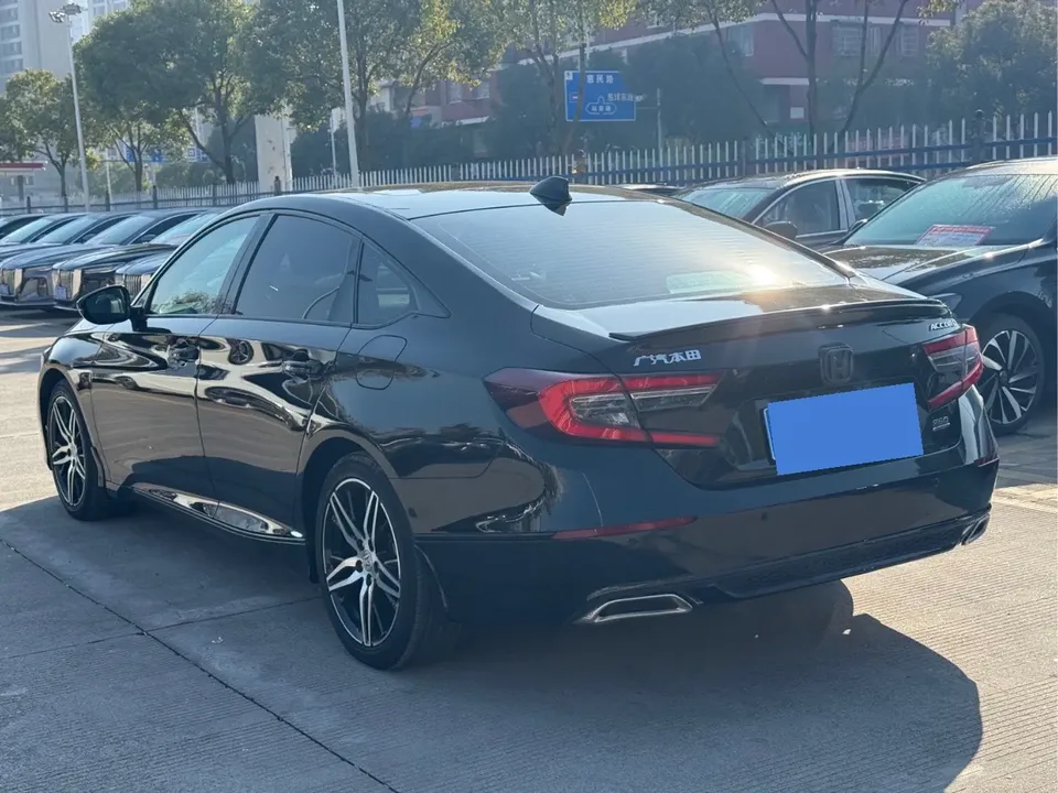 Honda Accord 2022 Accord 260TURBO Fantasy Night Premium Edition 2023 — миниатюра 2