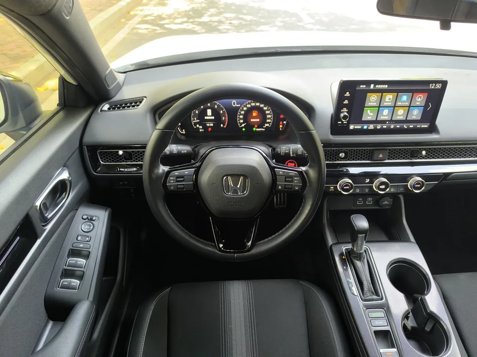 Honda CIVIC 2023 Civic HATCHBACK 240TURBO CVT Extreme Edition 2023 — миниатюра 4