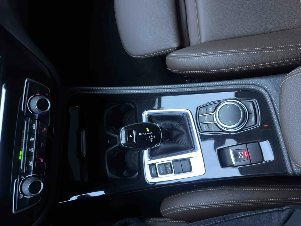 BMW 1 Series BMW 1 Series 2023 120i M Sport Night Edition 2023 — миниатюра 4