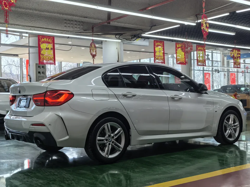 BMW 1 Series BMW 1 Series 2021 120i M Sport Night Edition 2022 — thumbnail 2