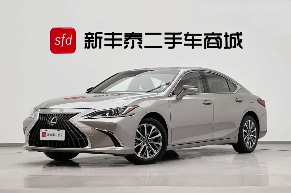 Lexus ES 2022