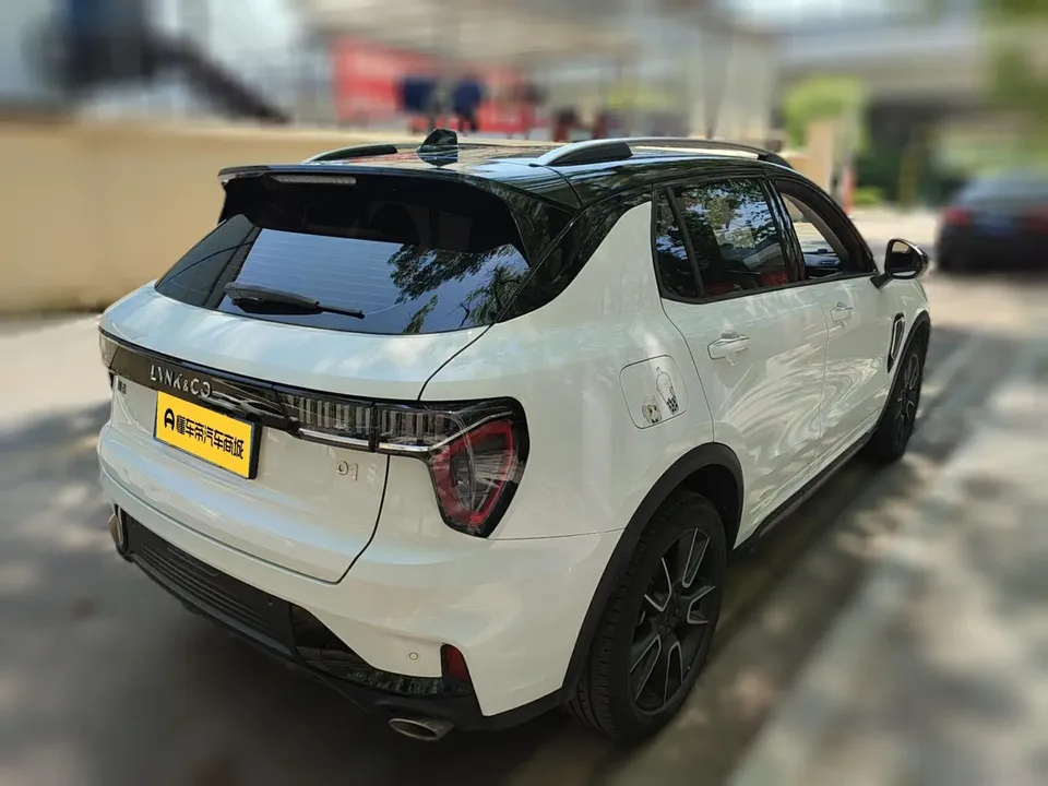 Lynk & Co 01 Lynk & Co 01 2021 2.0TD 2WD Pro 2022 — миниатюра 4