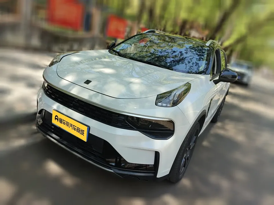 Lynk & Co 01 2022