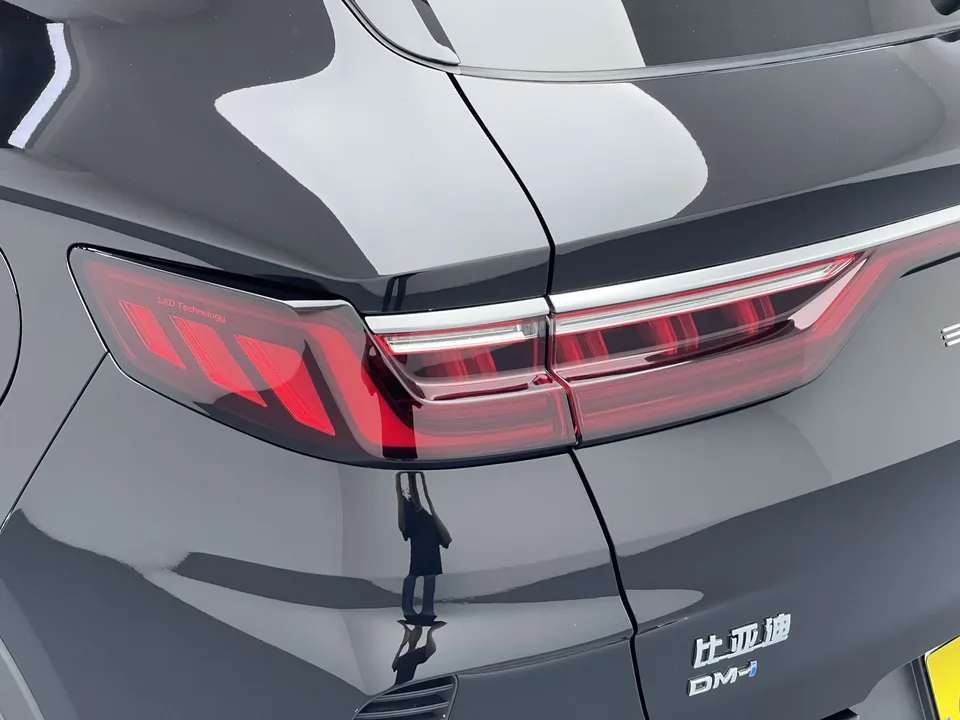 BYD Song PLUS DM DM-i 110KM 2WD Flagship PLUS 2022 — миниатюра 4