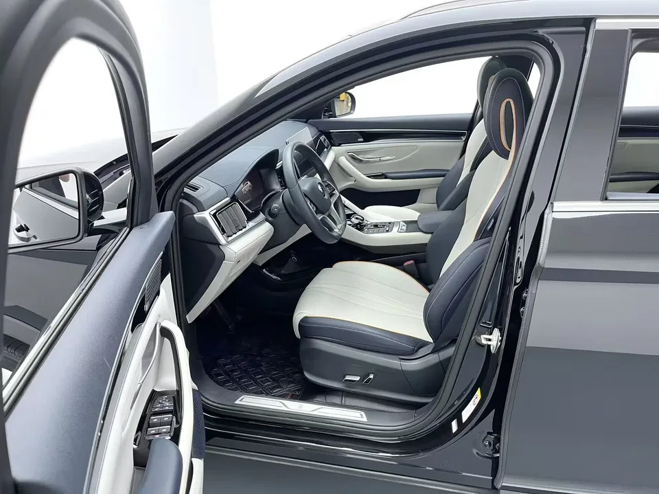 BYD Song PLUS DM DM-i 110KM 2WD Flagship PLUS 2022 — миниатюра 5