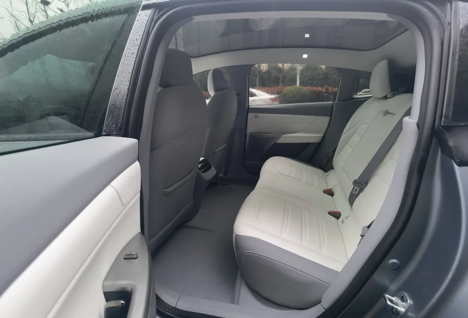 Dongfeng YiPai 007 Yipai 007 2024 Pure Electric 540 4WD Max Edition 2024 — thumbnail 3