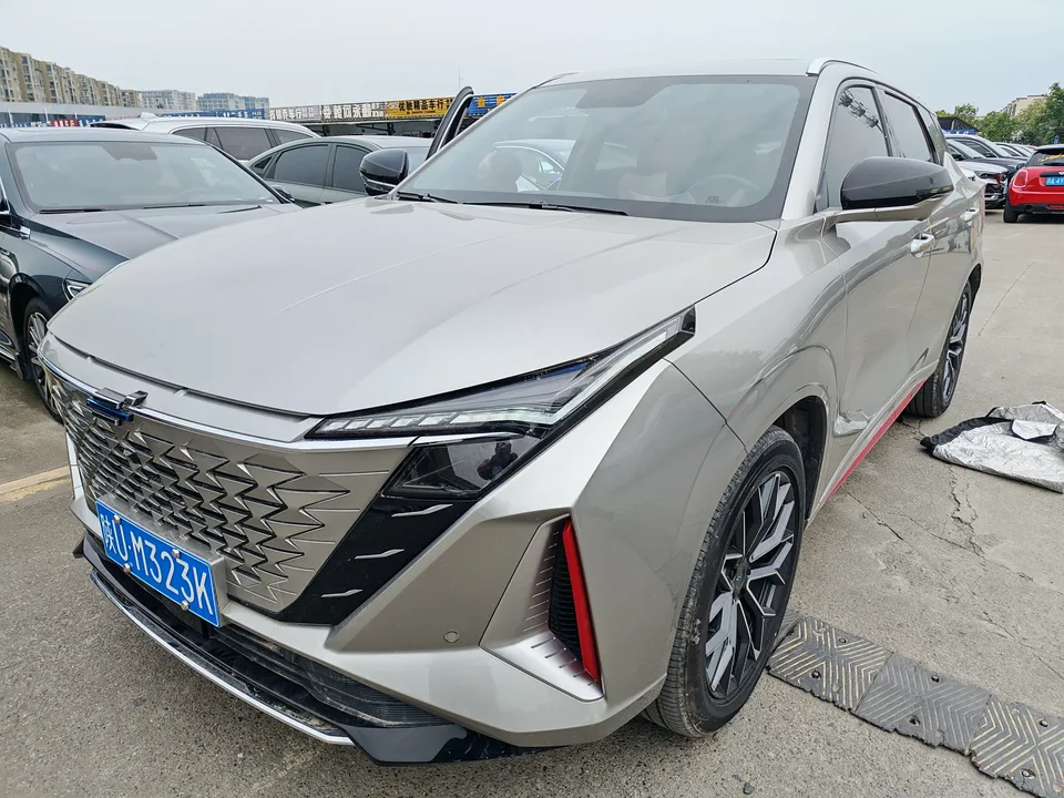 Oshan Changan Auchan Z6 2023
