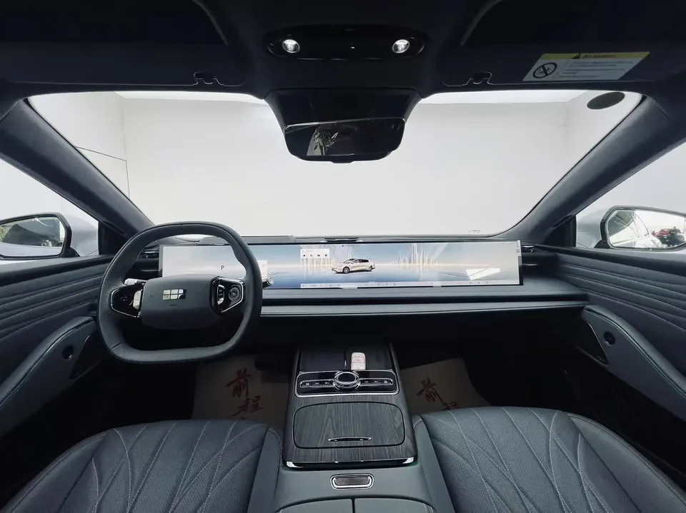 Geely Galaxy E8 700km Long-distance Intelligent Driving Edition 2025 — миниатюра 5