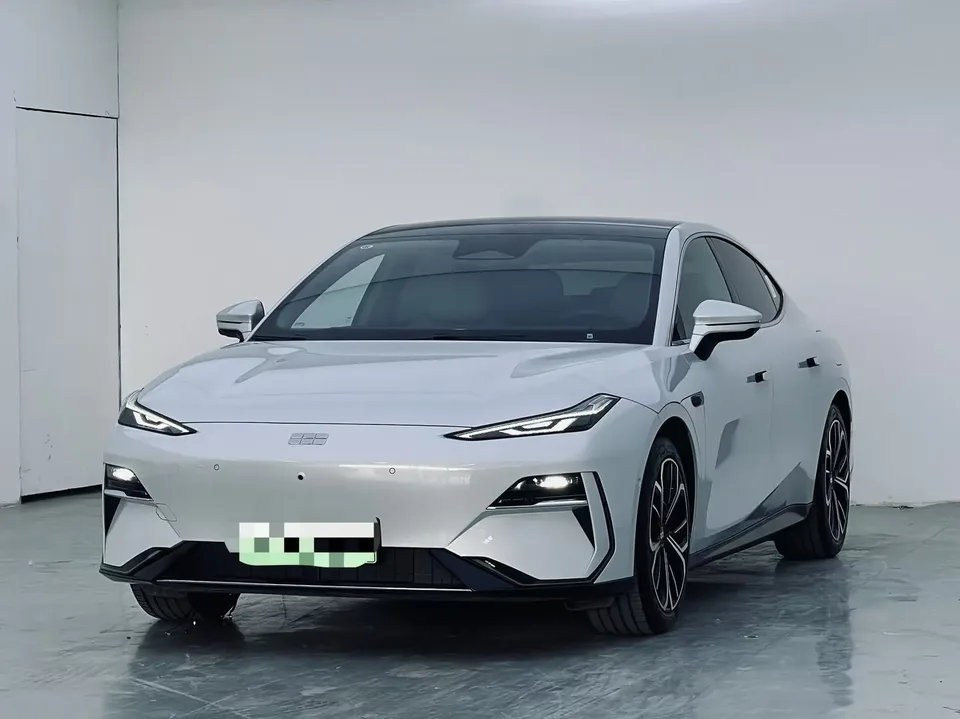 Geely Galaxy E8 2025