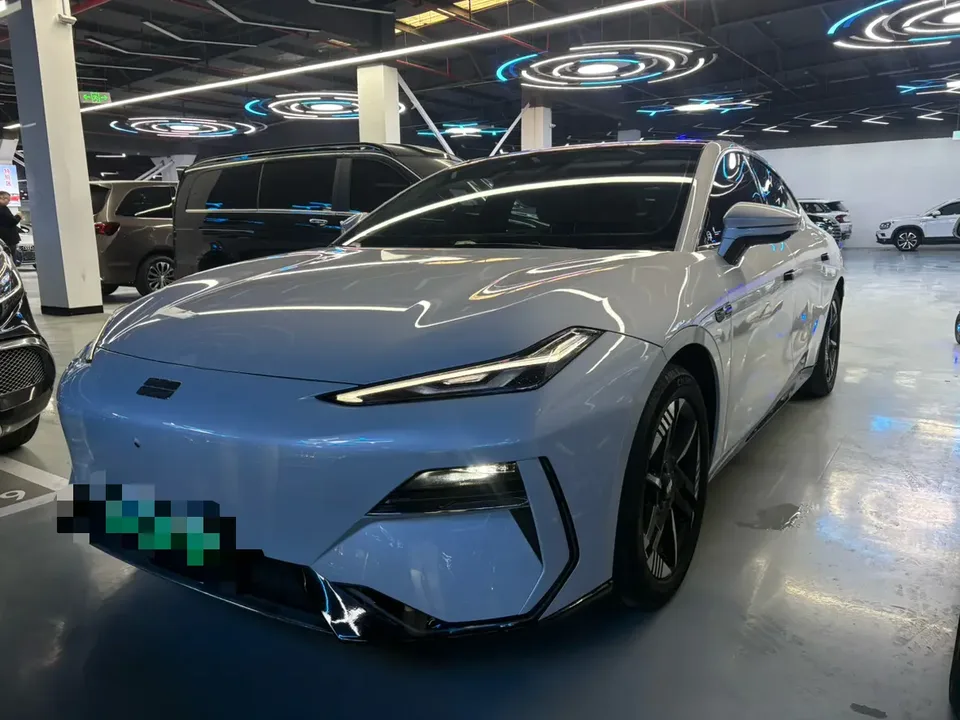 Geely Galaxy E8 2024
