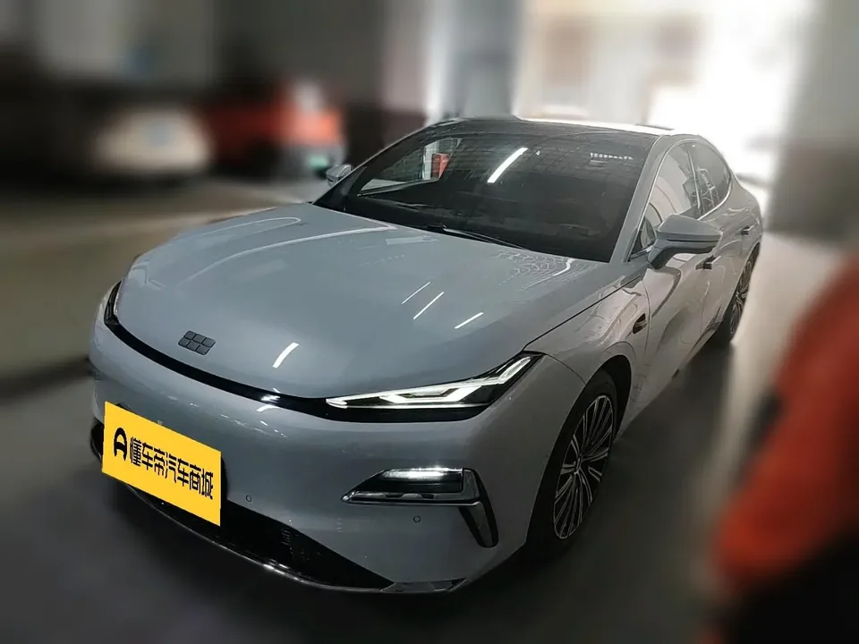 Geely Galaxy Star 8 PHEV 2025
