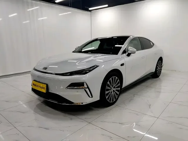 Geely Galaxy Star 8 PHEV 130km EM-i Flagship Edition 2025 — фото 1, купить с доставкой в Москву