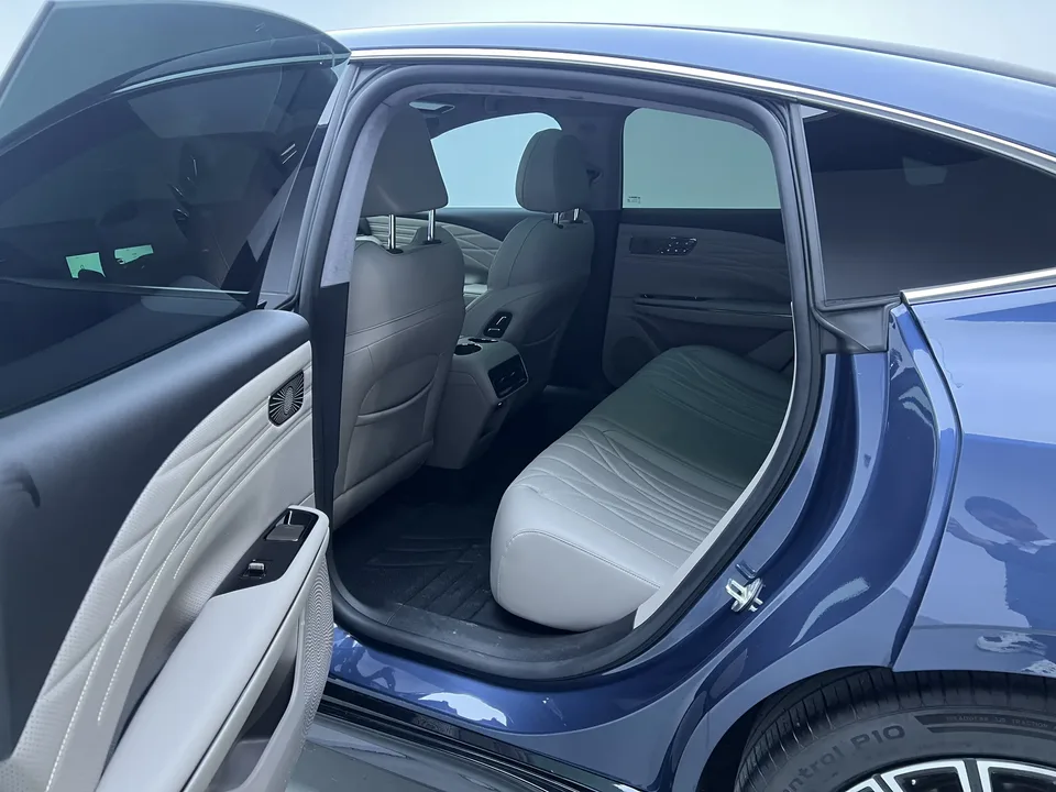 Geely Galaxy Star 8 PHEV 130km EM-i Flagship Edition 2025 — миниатюра 4