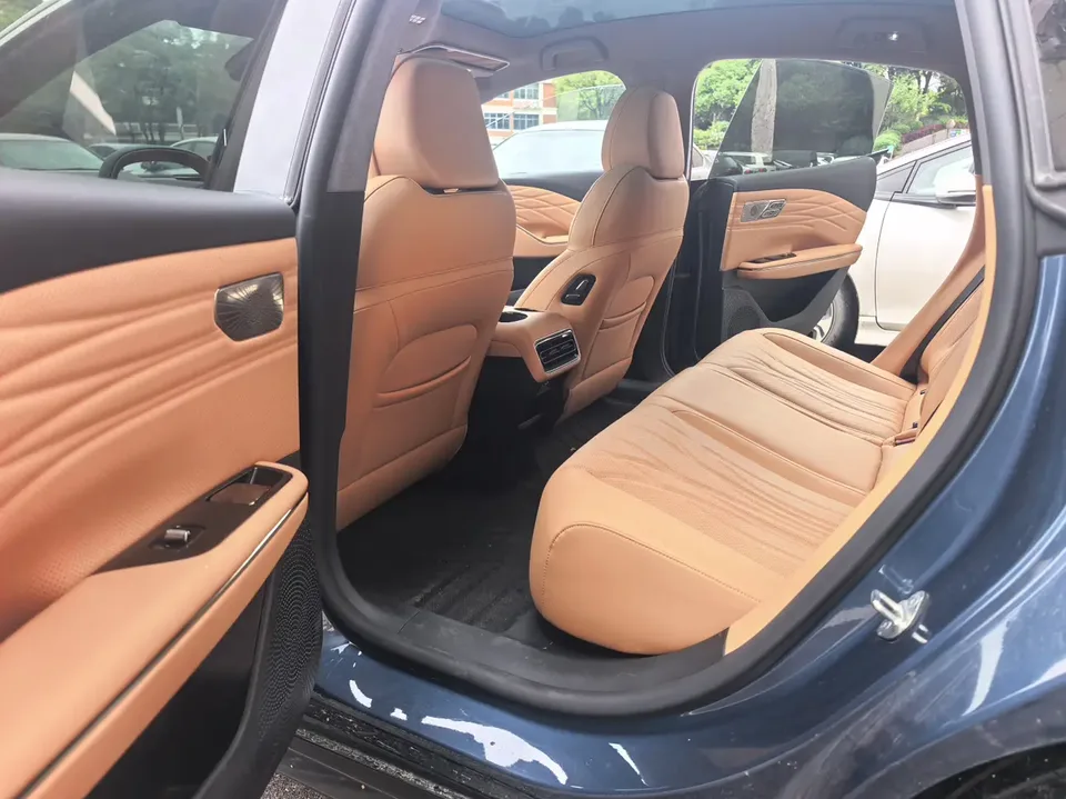 Geely Galaxy Star 8 PHEV 130km EM-P Starship Edition 2025 — миниатюра 3