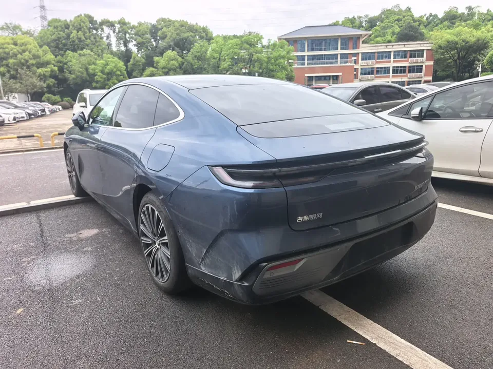 Geely Galaxy Star 8 PHEV 130km EM-P Starship Edition 2025 — миниатюра 4