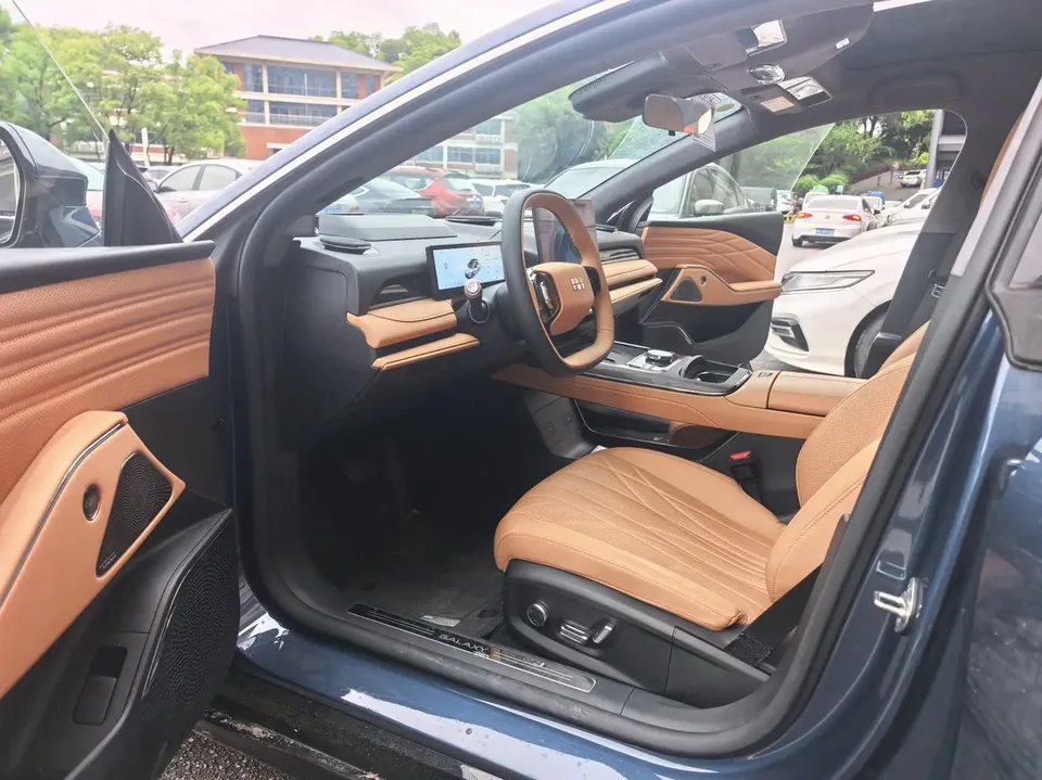 Geely Galaxy Star 8 PHEV 130km EM-P Starship Edition 2025 — миниатюра 5