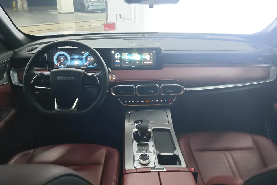 Jetour Jietu X70 PLUS Champion Edition 1.5T DCT Champion PRO 5 Seaters 2025 — миниатюра 3