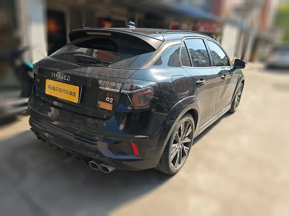 Lynk & Co 02 Hatchback Lynk & Co 02 Hatchback 2022 2.0TD Hatchback Plus 2022 — thumbnail 4