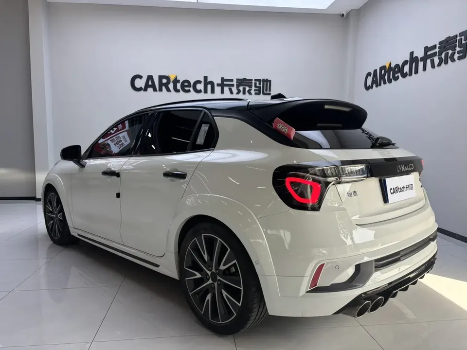 Lynk & Co 02 Hatchback 2.0TD Hatchback Pro 2023 — миниатюра 2