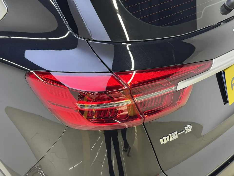 Hongqi HS5 Hongqi HS5 2022 facelift 2.0T Zhilian Qixiang Edition 2023 — миниатюра 4